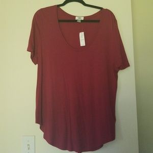 NWT Old Navy curved hem tee